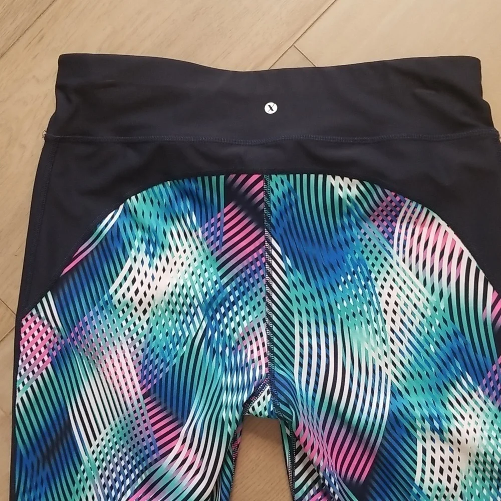 XERSION womens cropped geometric print legging with key pocket - Picture 4 of 7